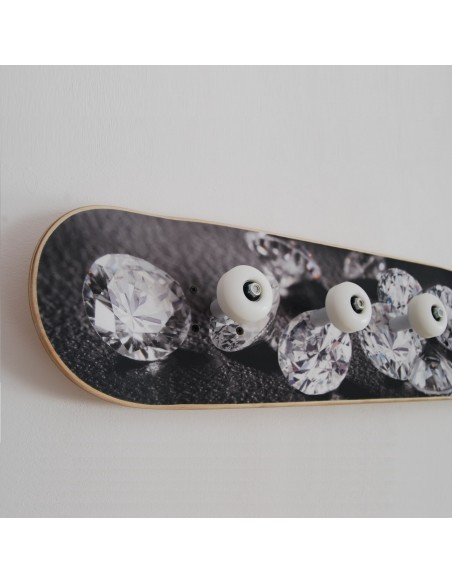 à la maison est l'endroit où le skate commence avec ce porte-manteau dans votre style à la maison est l'endroit où le skate commence avec ce porte-manteau dans votre style