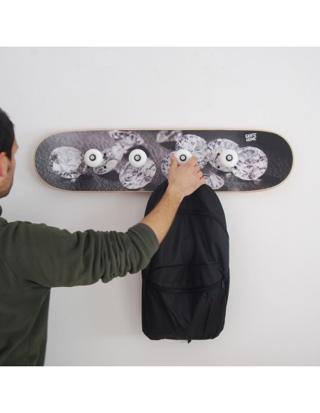 à la maison est l'endroit où le skate commence avec ce porte-manteau dans votre style à la maison est l'endroit où le skate commence avec ce porte-manteau dans votre style