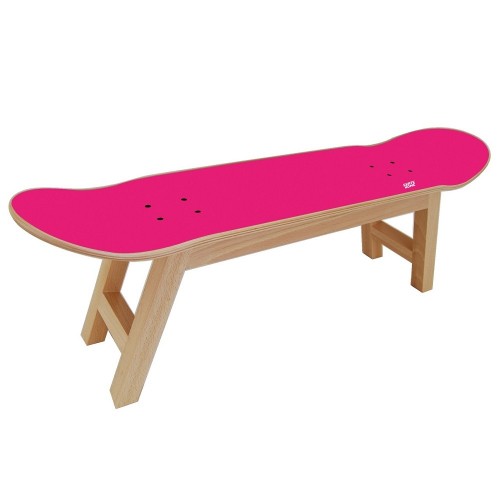 Skate-Möbel und spezielle Dekoration für ein Mädchen Skater