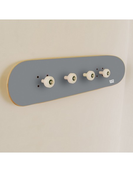 Original Wandgarderobe für einen Skateboarder Original Wandgarderobe für einen Skateboarder