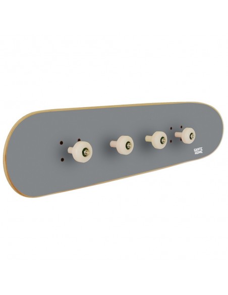 Original Wandgarderobe für einen Skateboarder Original Wandgarderobe für einen Skateboarder