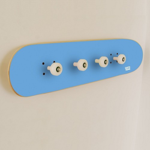 Garderobe um einem Skateboard-Enthusiasten Garderobe um einem Skateboard-Enthusiasten