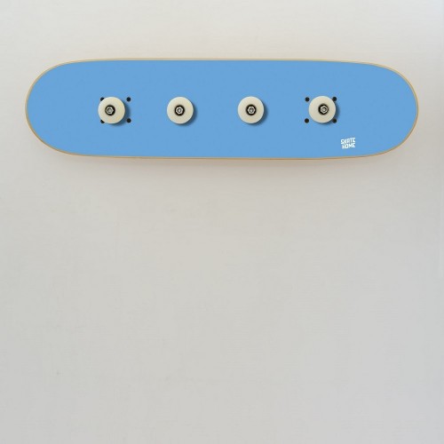 Garderobe um einem Skateboard-Enthusiasten Garderobe um einem Skateboard-Enthusiasten