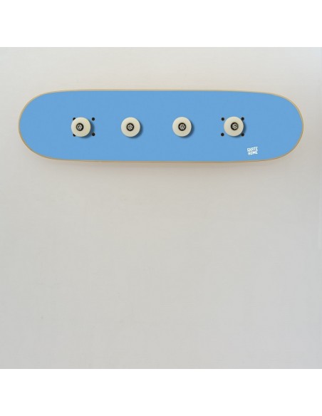 Garderobe um einem Skateboard-Enthusiasten Garderobe um einem Skateboard-Enthusiasten