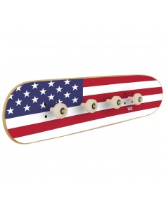 Skate Garderobe mit der Flagge der United States.
