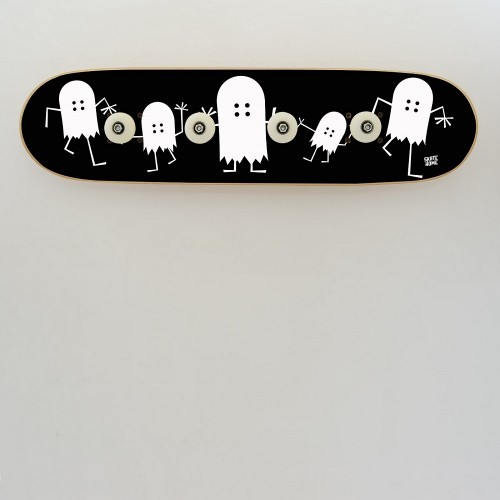 Portemanteau skateboard avec logo skate fantôme du skate shop 50-50 Portemanteau skateboard avec logo skate fantôme du skate shop 50-50