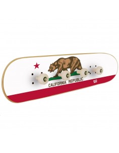 Bandera de California en perchero juvenil para habitación temática skate