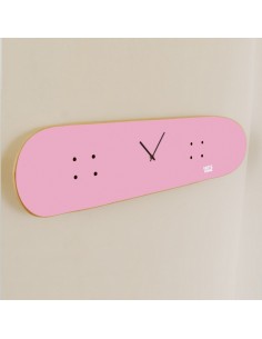 Geschenkidee für Skatermädchen mit dieser rosa Wanduhr 2