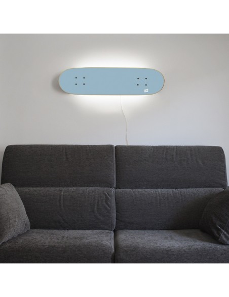 Asombrosa lámpara para regalar a un skater en su cumpleaños Asombrosa lámpara para regalar a un skater en su cumpleaños