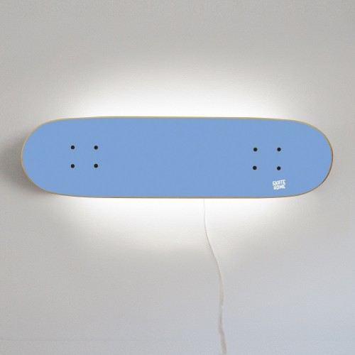 Accessoire décoration skate avec lampe sur skateboard Accessoire décoration skate avec lampe sur skateboard
