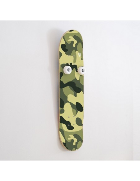 Porte-manteau vertical pour les murs avec un petit espace Porte-manteau vertical pour les murs avec un petit espace