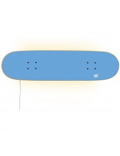 Accessoire décoration skate avec lampe sur skateboard