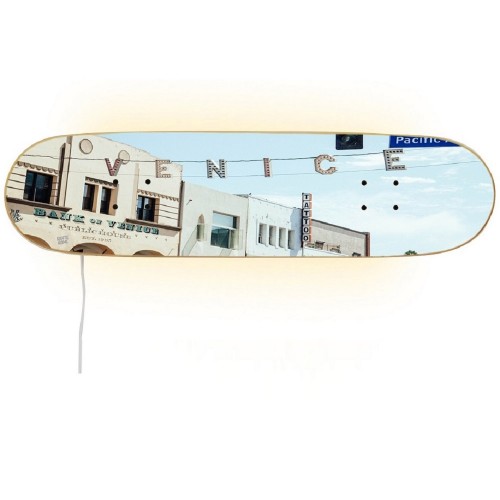 Lámpara skate inspirada en las playas de Venice Beach