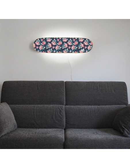 Skate Lampe aus kleinen Rosen für das Geschenk eines Skatermädchens Skate Lampe aus kleinen Rosen für das Geschenk eines Skatermädchens